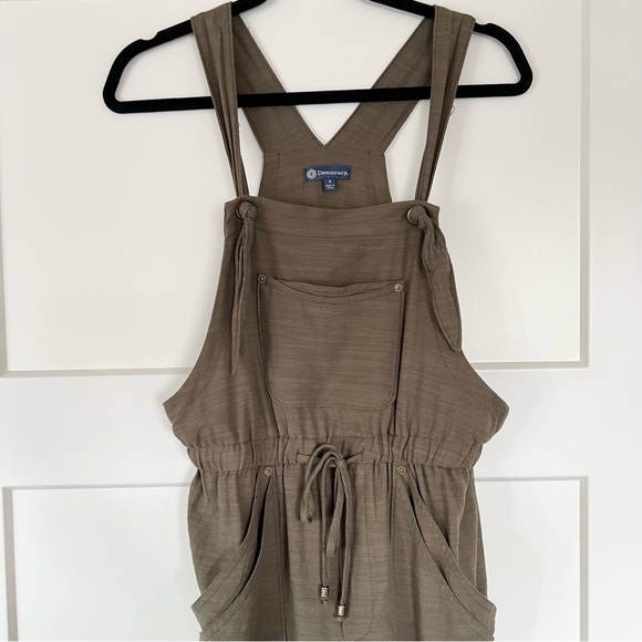 Democracy Cropped Ankle Overalls - Picture 3 of 10